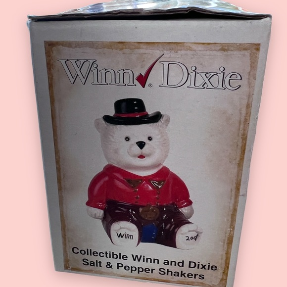 Winn Dixie 2008 Collectible Winn and Dixie Salt & Pepper Shakers. New in box. - Picture 3 of 7